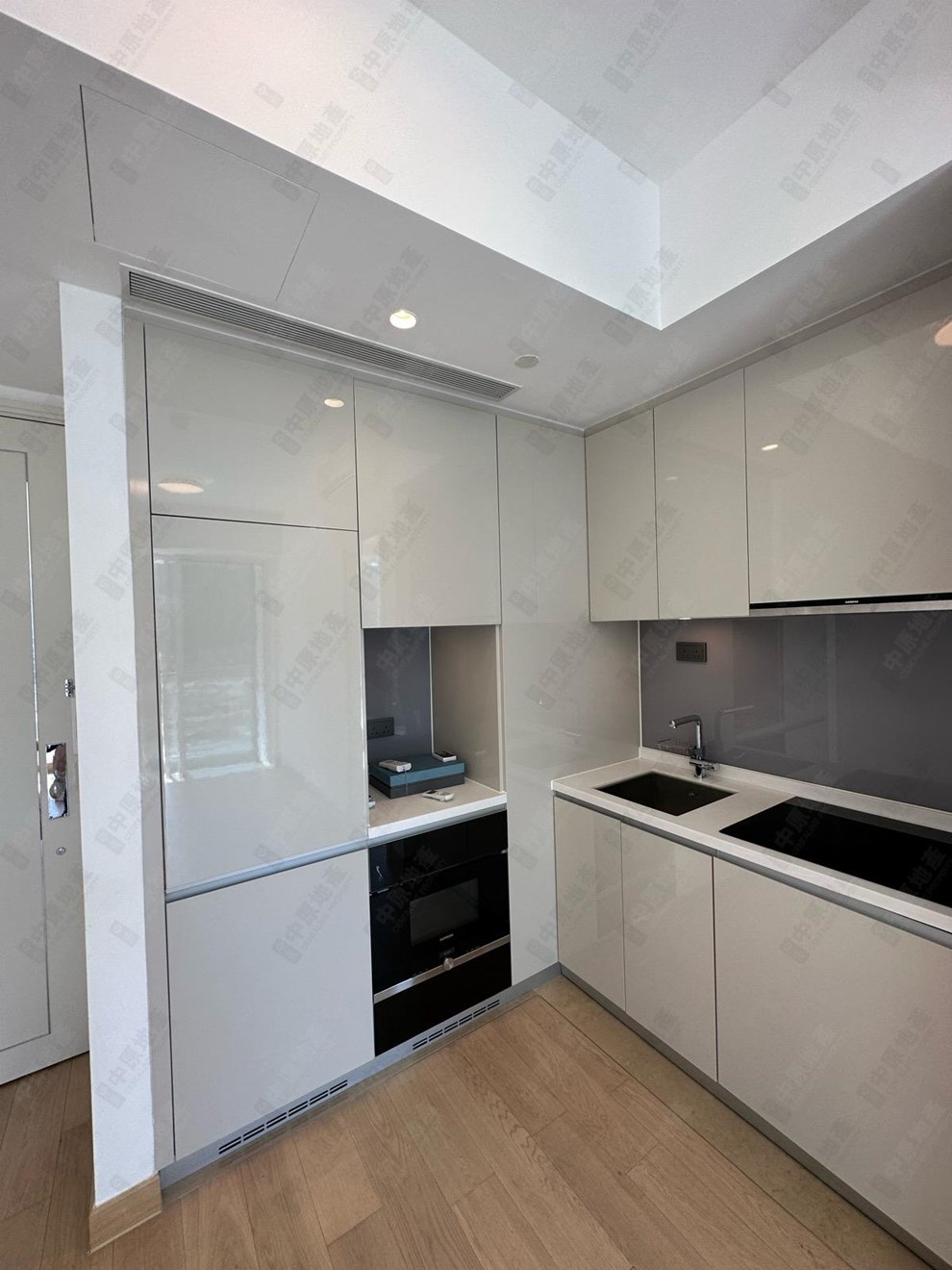 Unit Interior-Kitchen