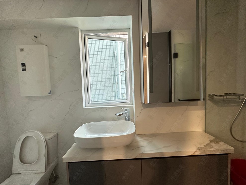Unit Interior-Master Bathroom
