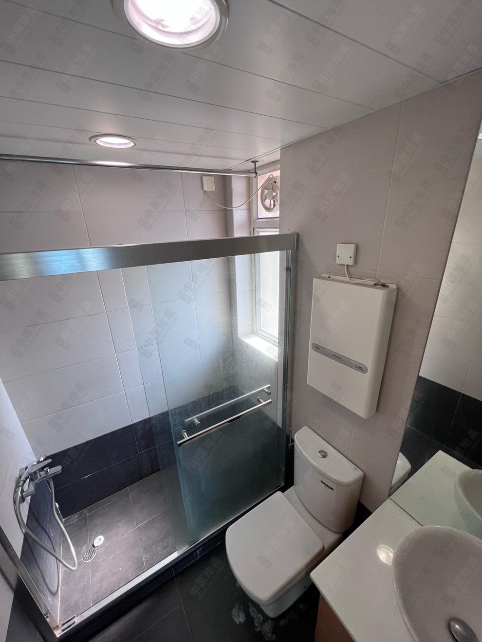 Unit Interior-Bathroom