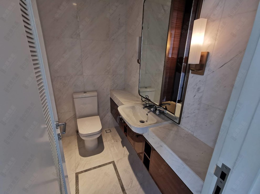 Unit Interior-Bathroom