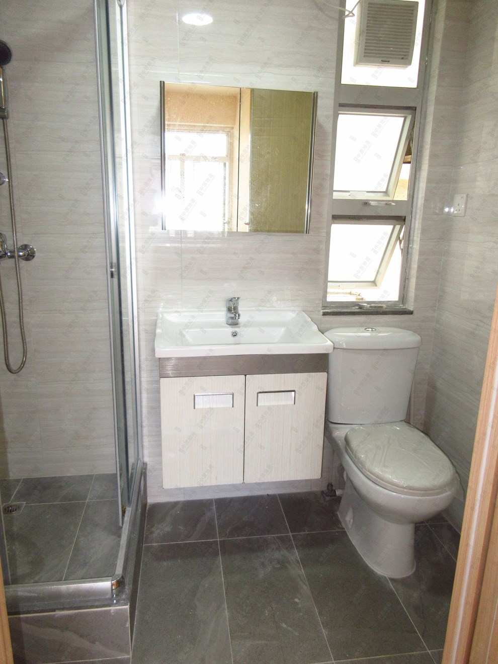 Unit Interior-Bathroom