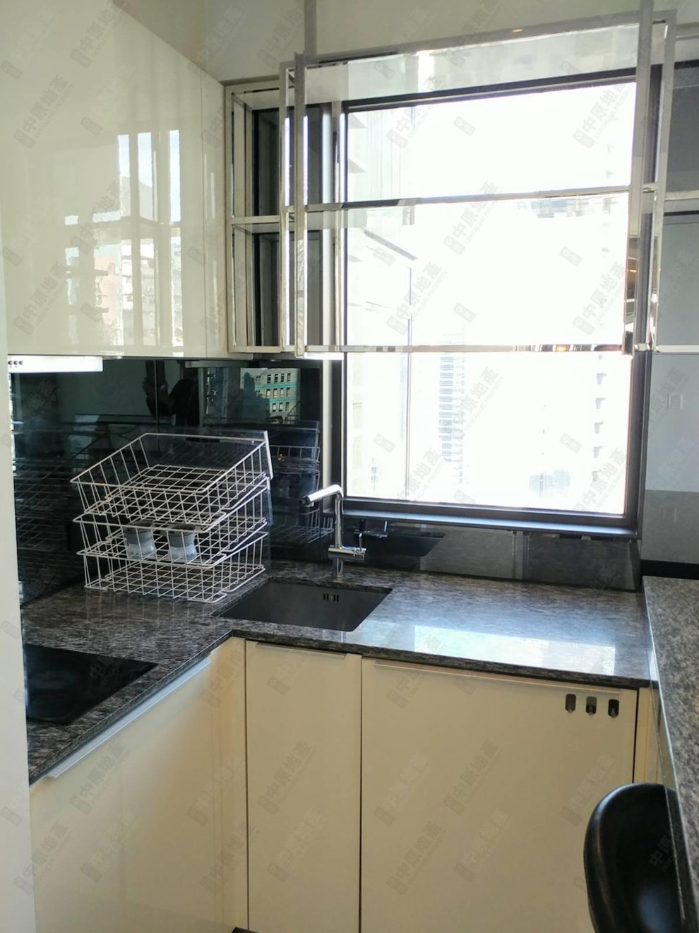 Unit Interior-Kitchen