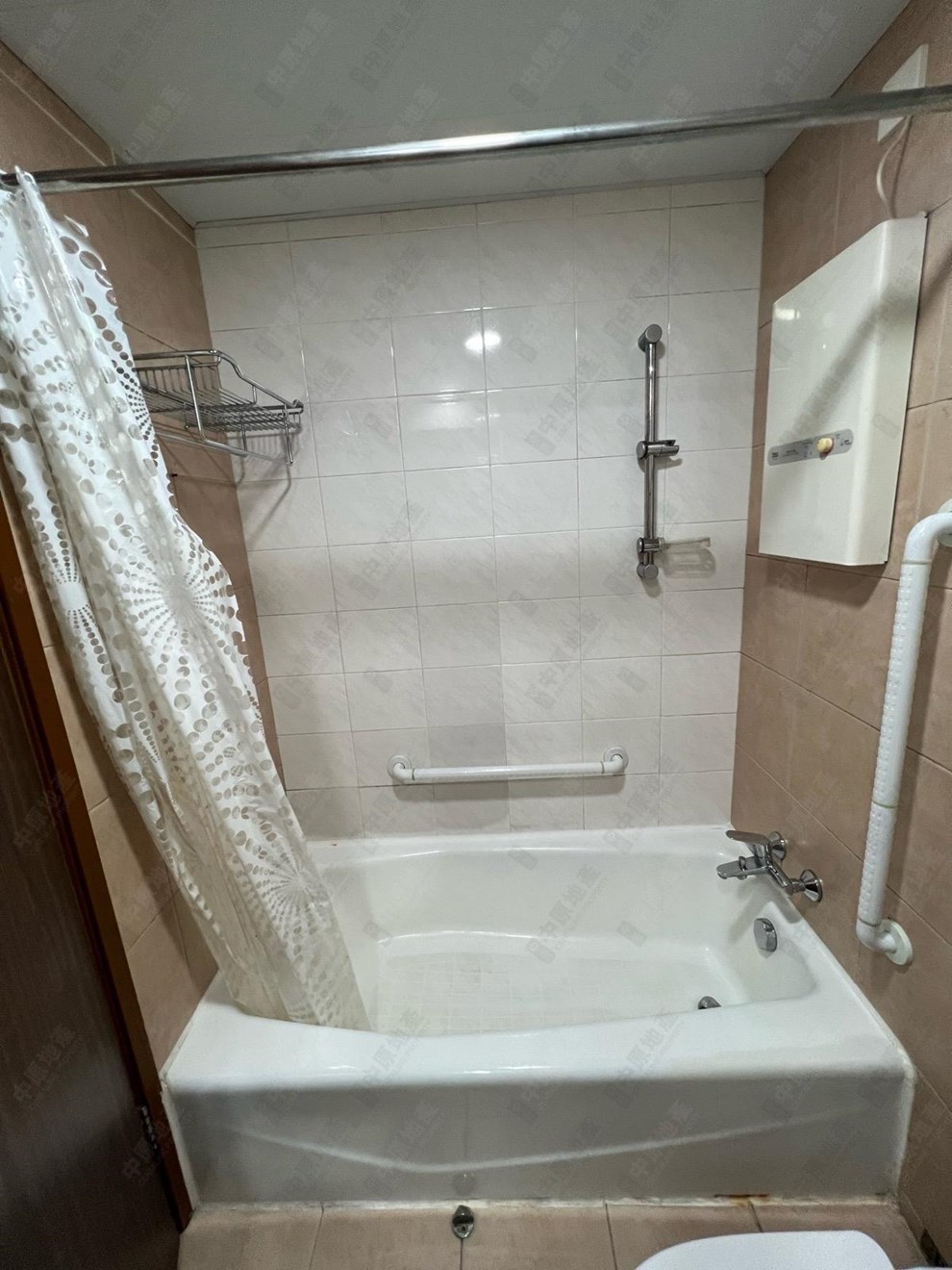 Unit Interior-Bathroom