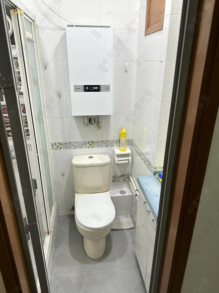 Unit Interior-Washroom