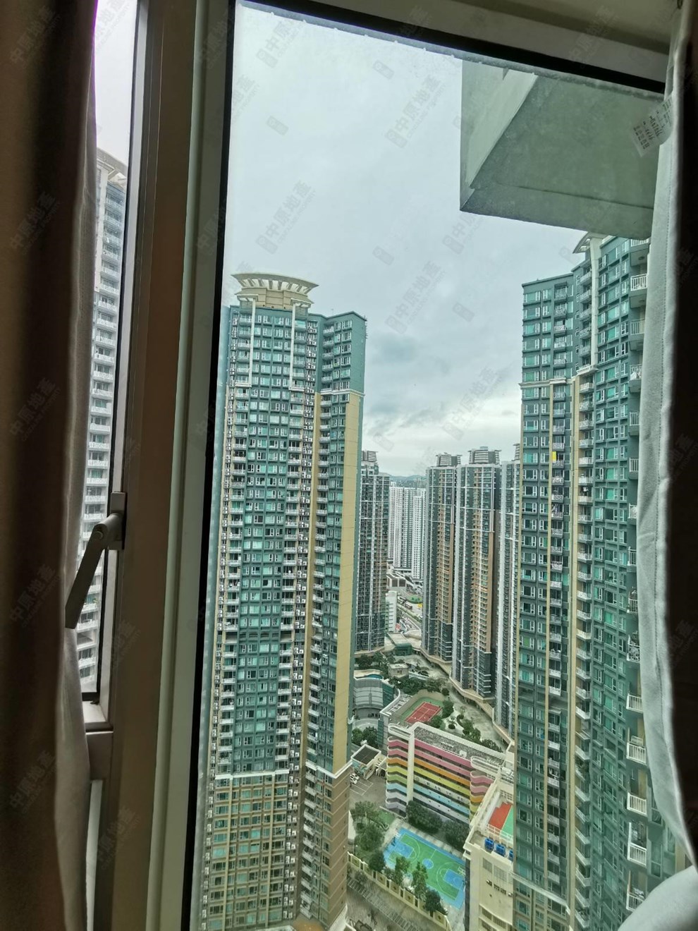 窗外景觀-由睡房