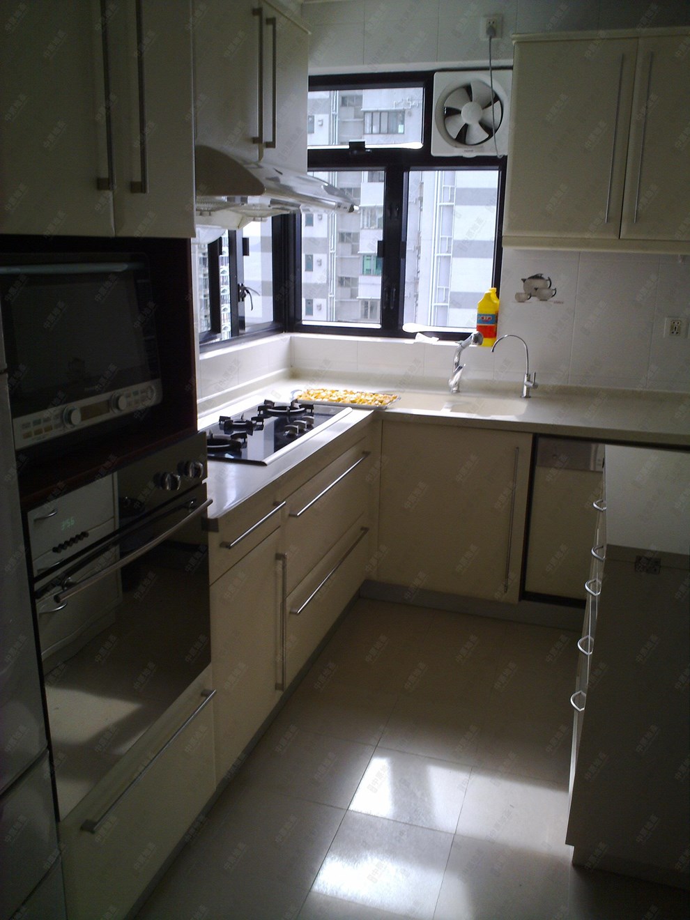 Unit Interior-Kitchen