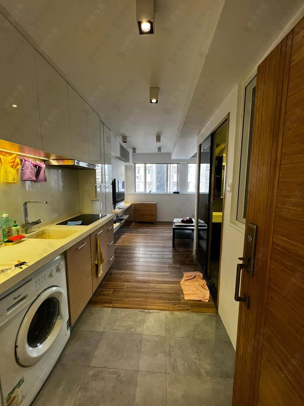 Unit Interior-Kitchen