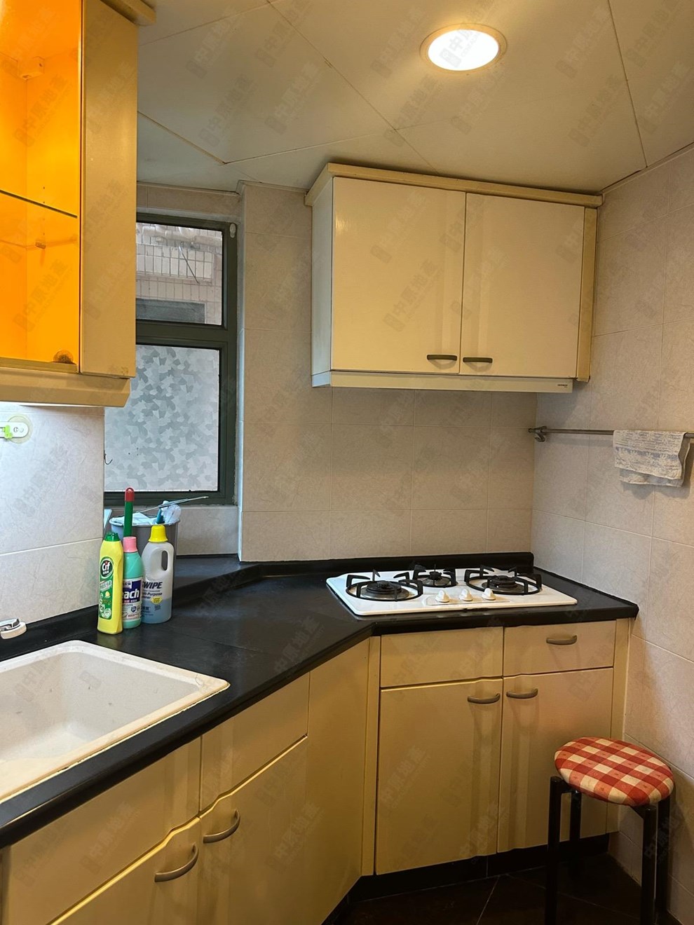 Unit Interior-Kitchen