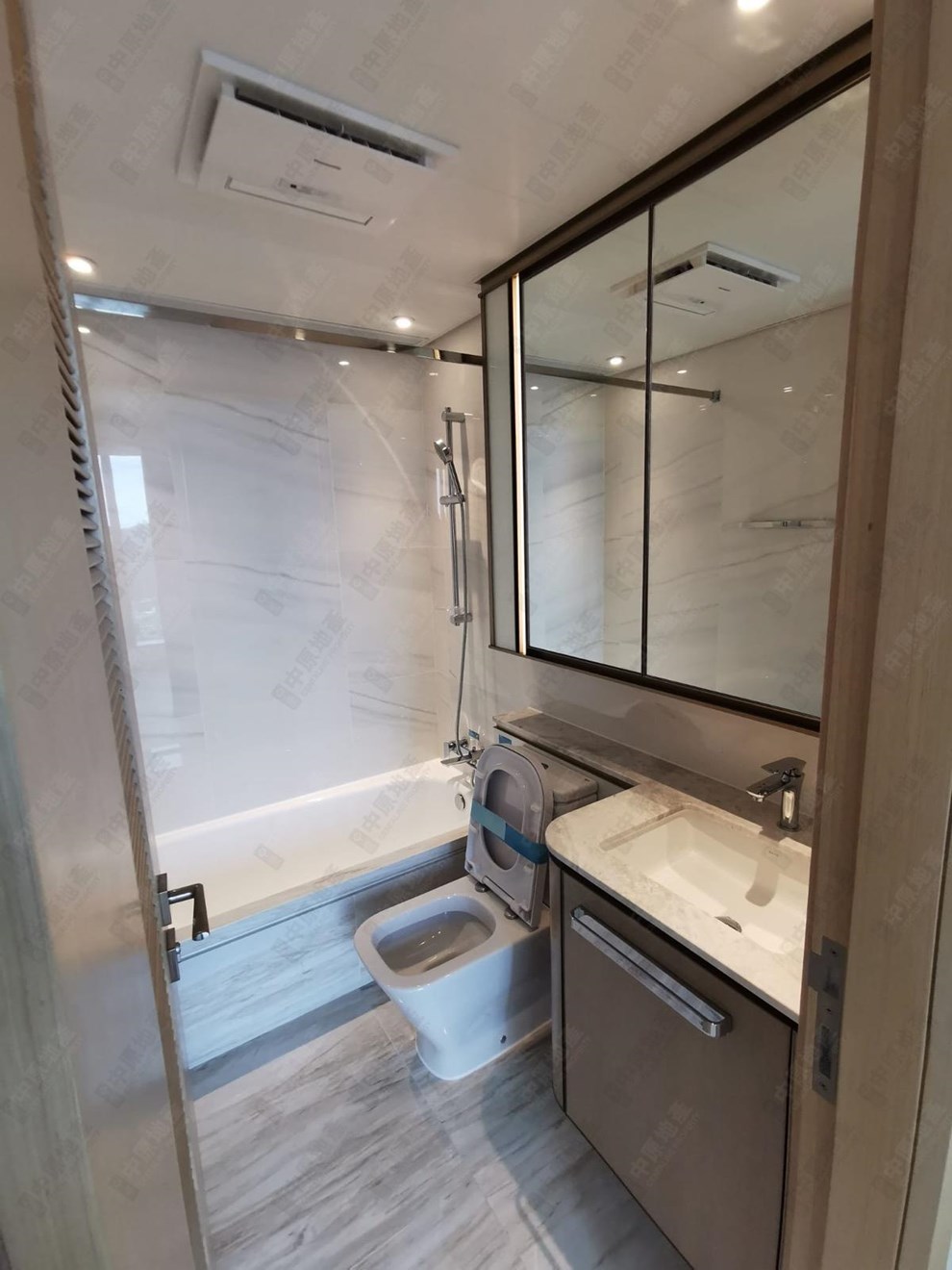 Unit Interior-Bathroom