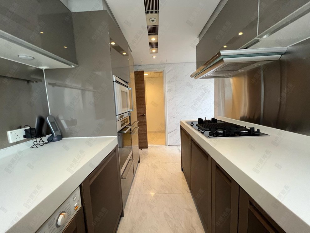 Unit Interior-Kitchen