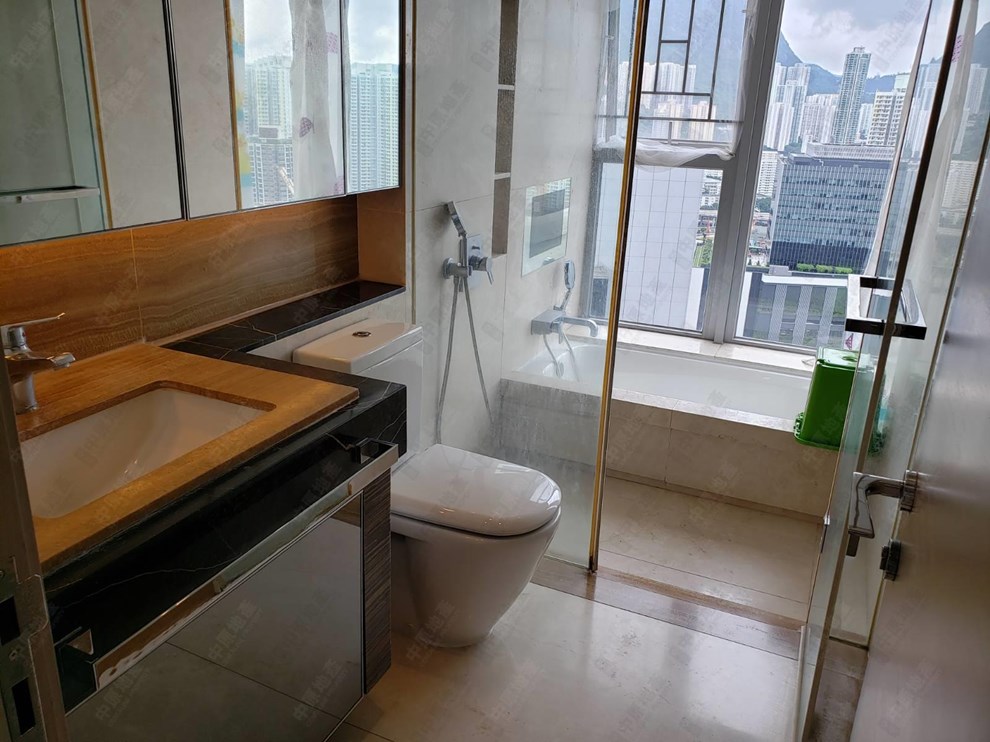 Unit Interior-Bathroom
