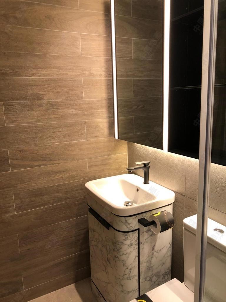 Unit Interior-Bathroom