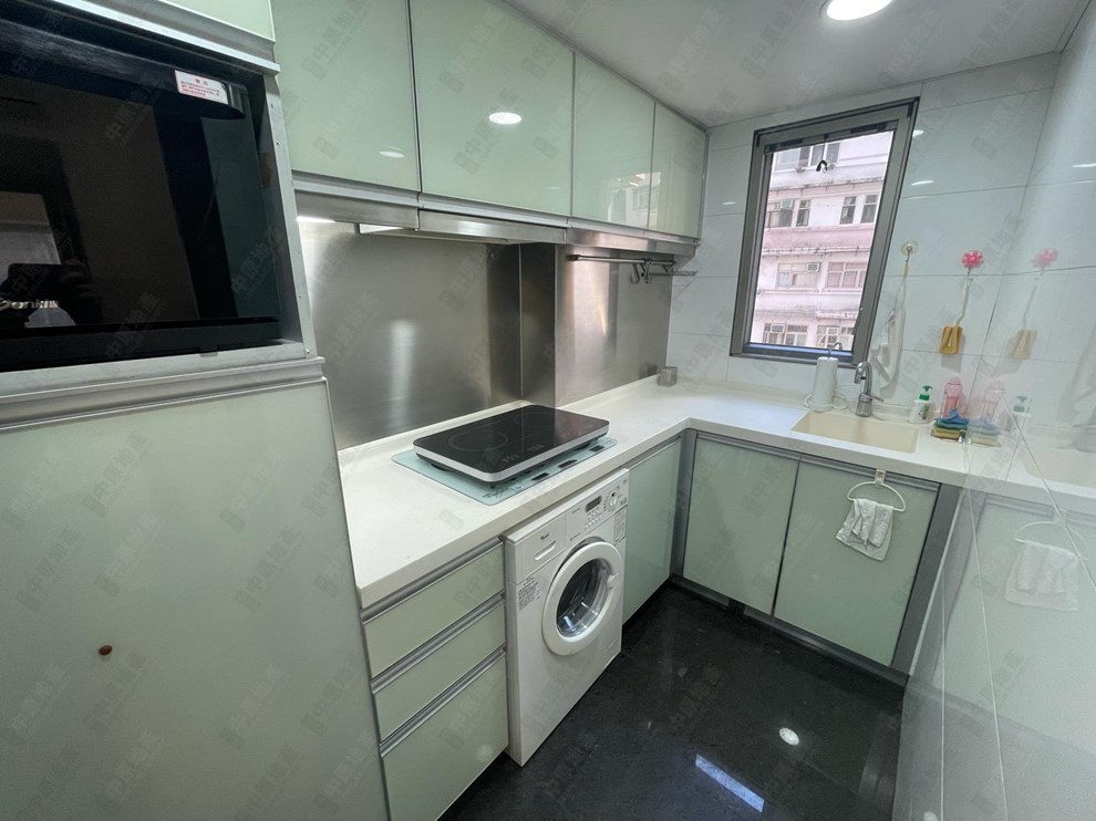 Unit Interior-Kitchen