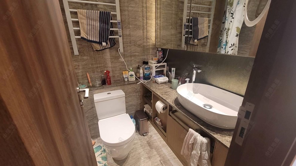 Unit Interior-Master Bathroom