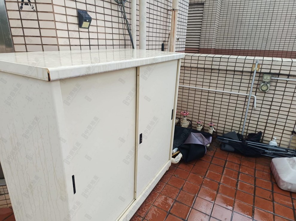Unit Exterior-Roof