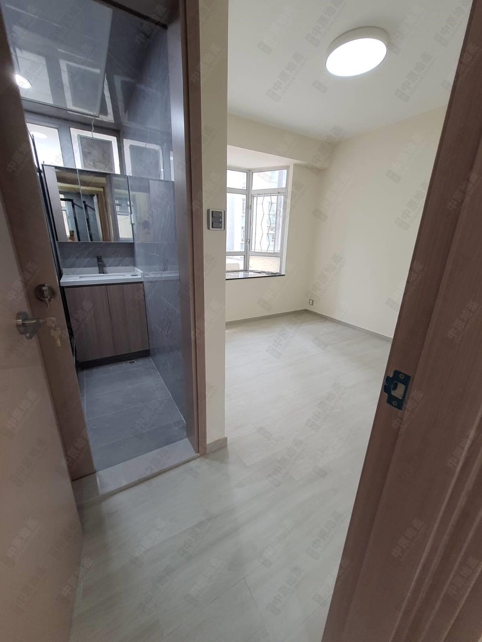 Unit Interior-Master Bathroom