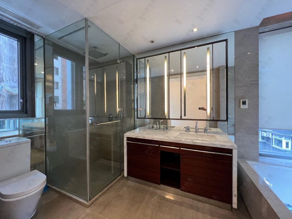 Unit Interior-Master Bathroom
