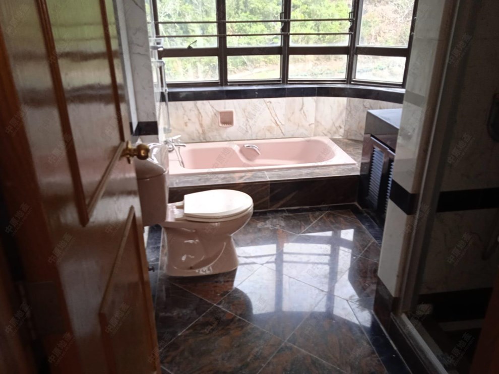 Unit Interior-Master Bathroom