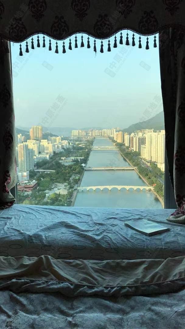 窗外景观-由睡房