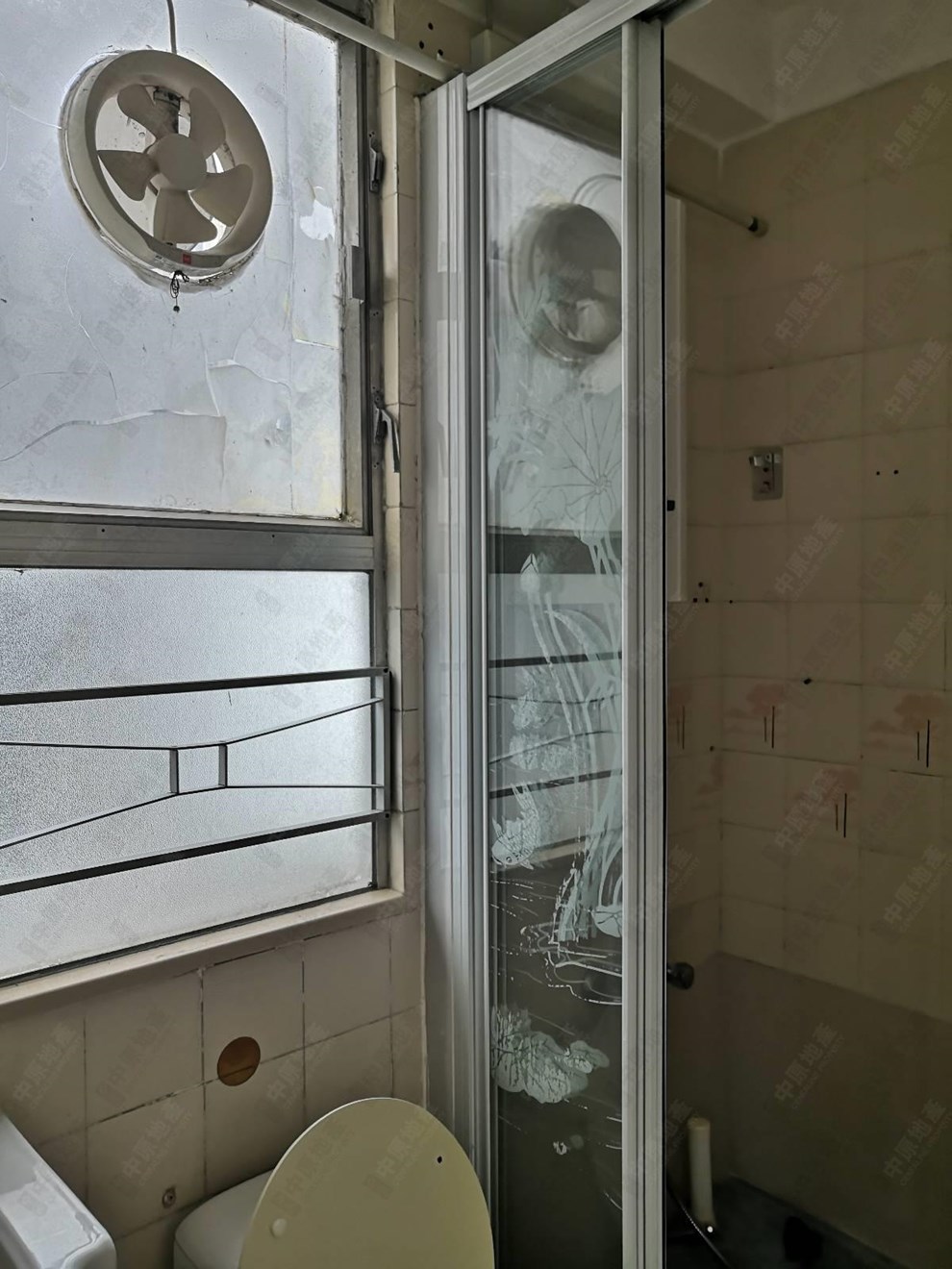 Unit Interior-Bathroom