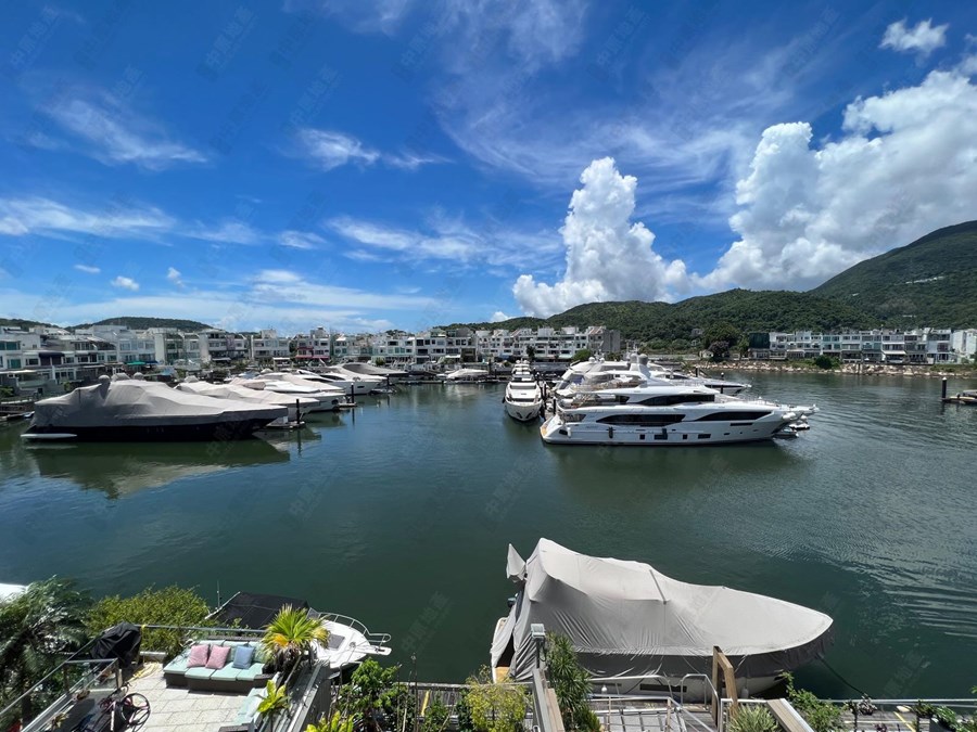 Marina Cove, Photo