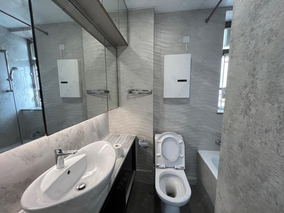 Unit Interior-Master Bathroom