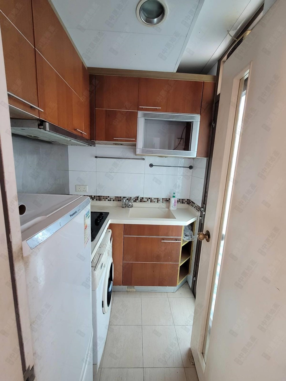 Unit Interior-Kitchen