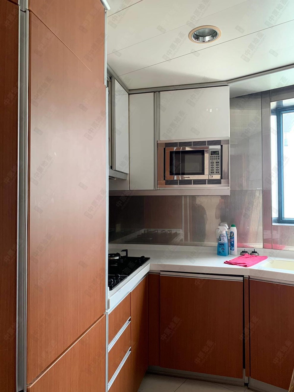 Unit Interior-Kitchen