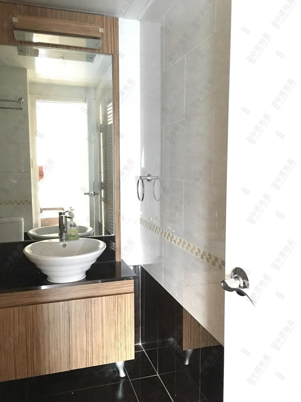 Unit Interior-Bathroom