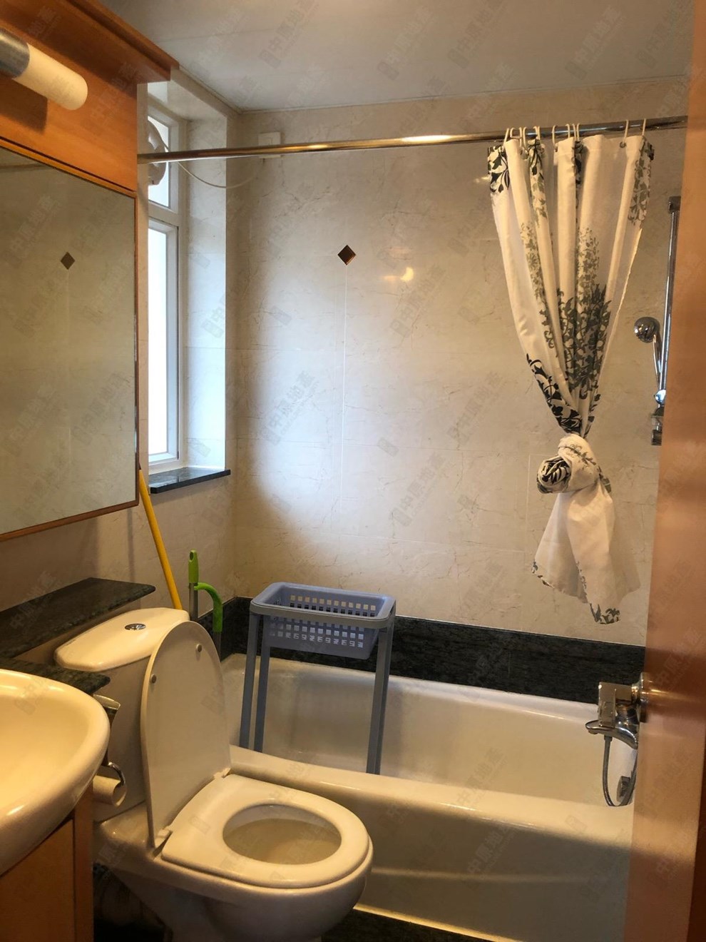 Unit Interior-Washroom