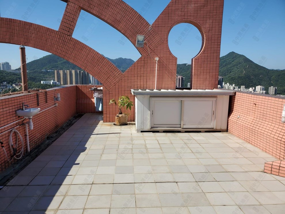 Unit Exterior-Roof