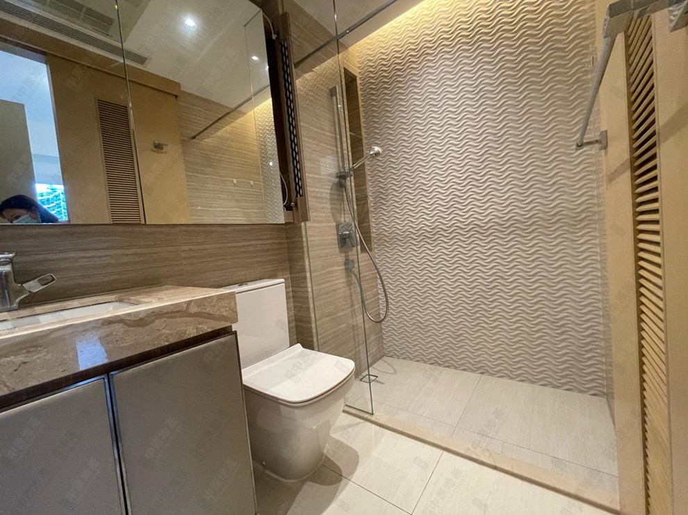 Unit Interior-Master Bathroom