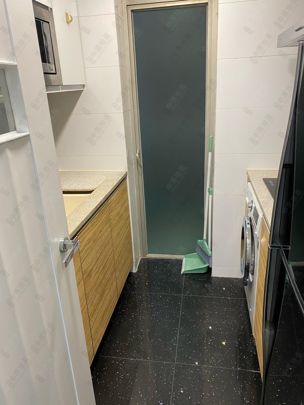 Unit Interior-Kitchen