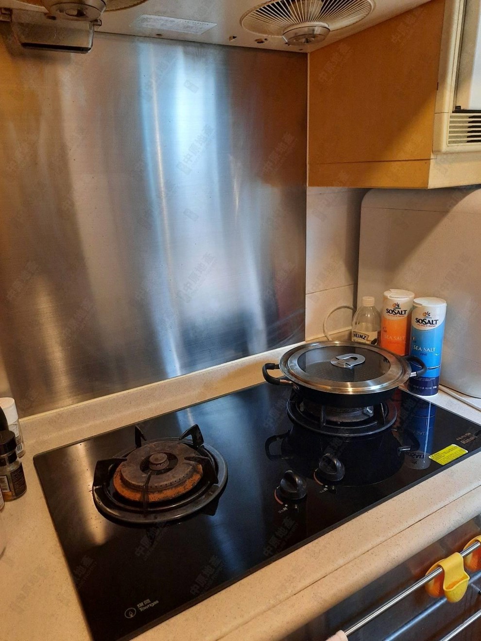 Unit Interior-Kitchen