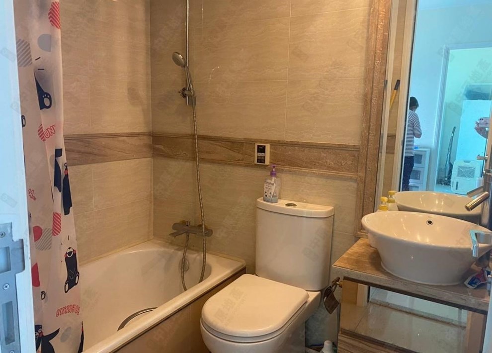 Unit Interior-Bathroom