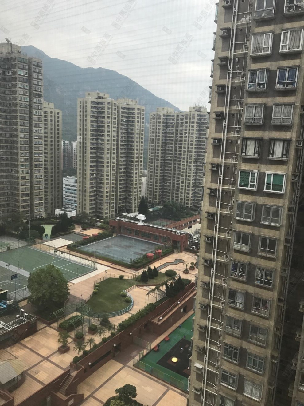 窗外景观-由睡房