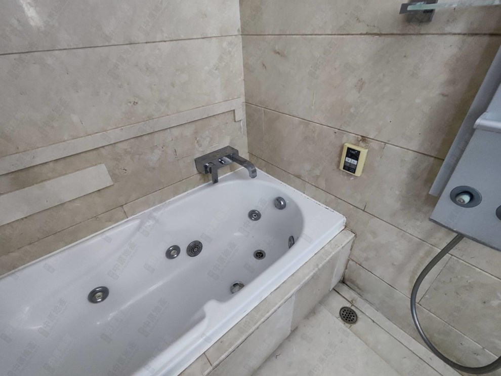 Unit Interior-Master Bathroom