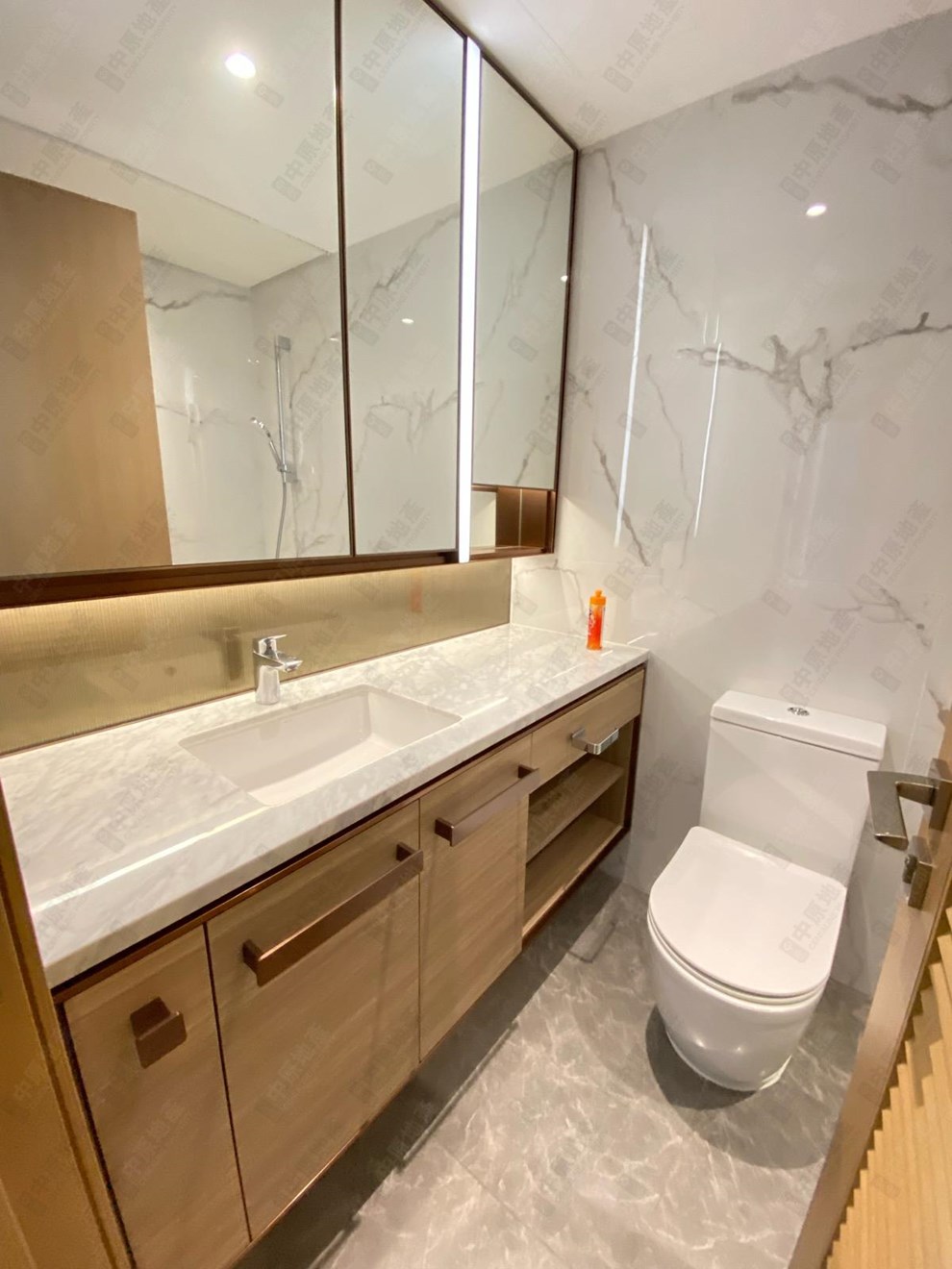 Unit Interior-Bathroom