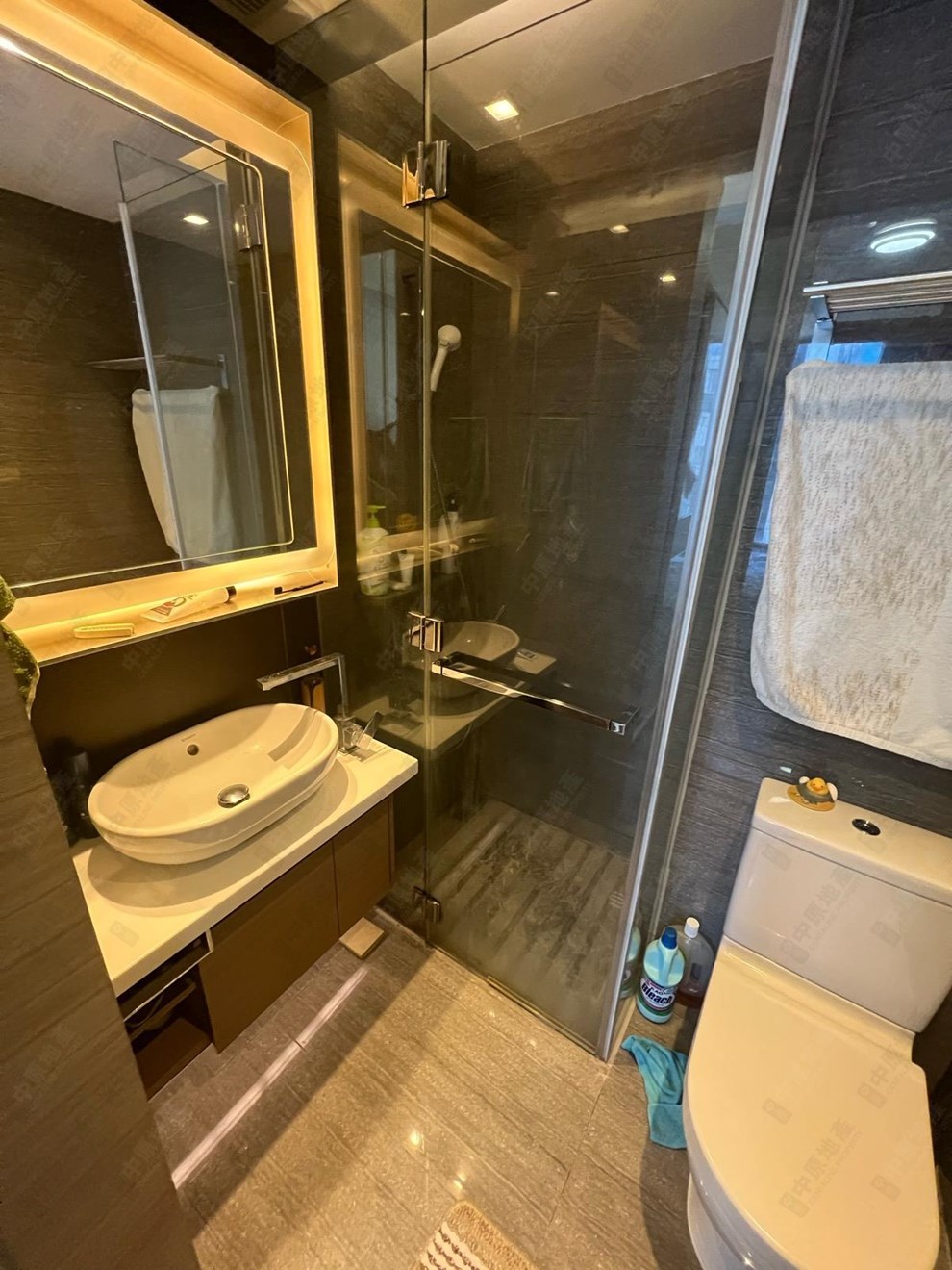 Unit Interior-Bathroom