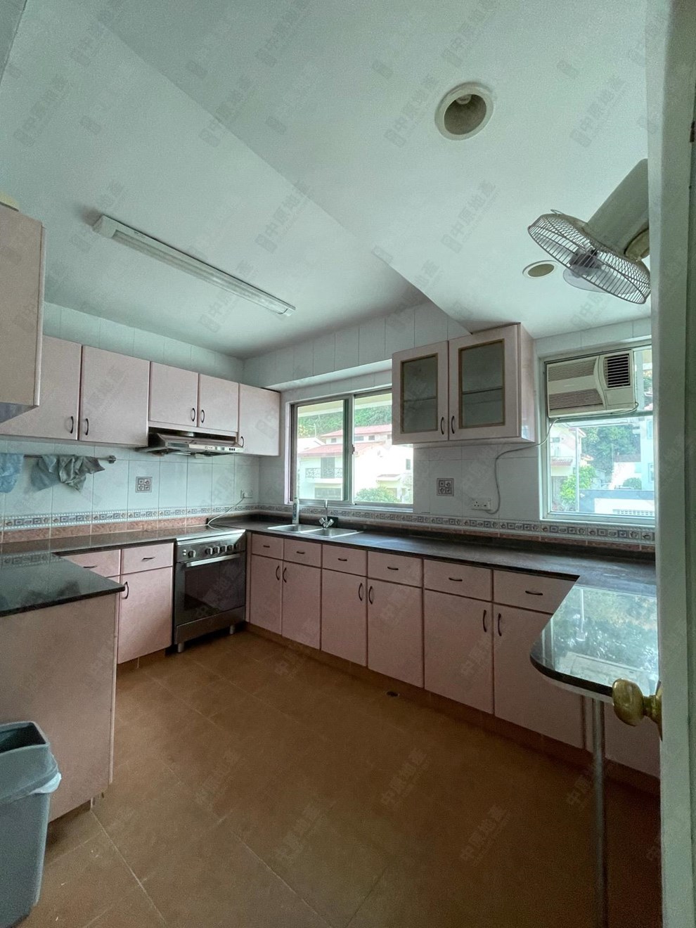Unit Interior-Kitchen
