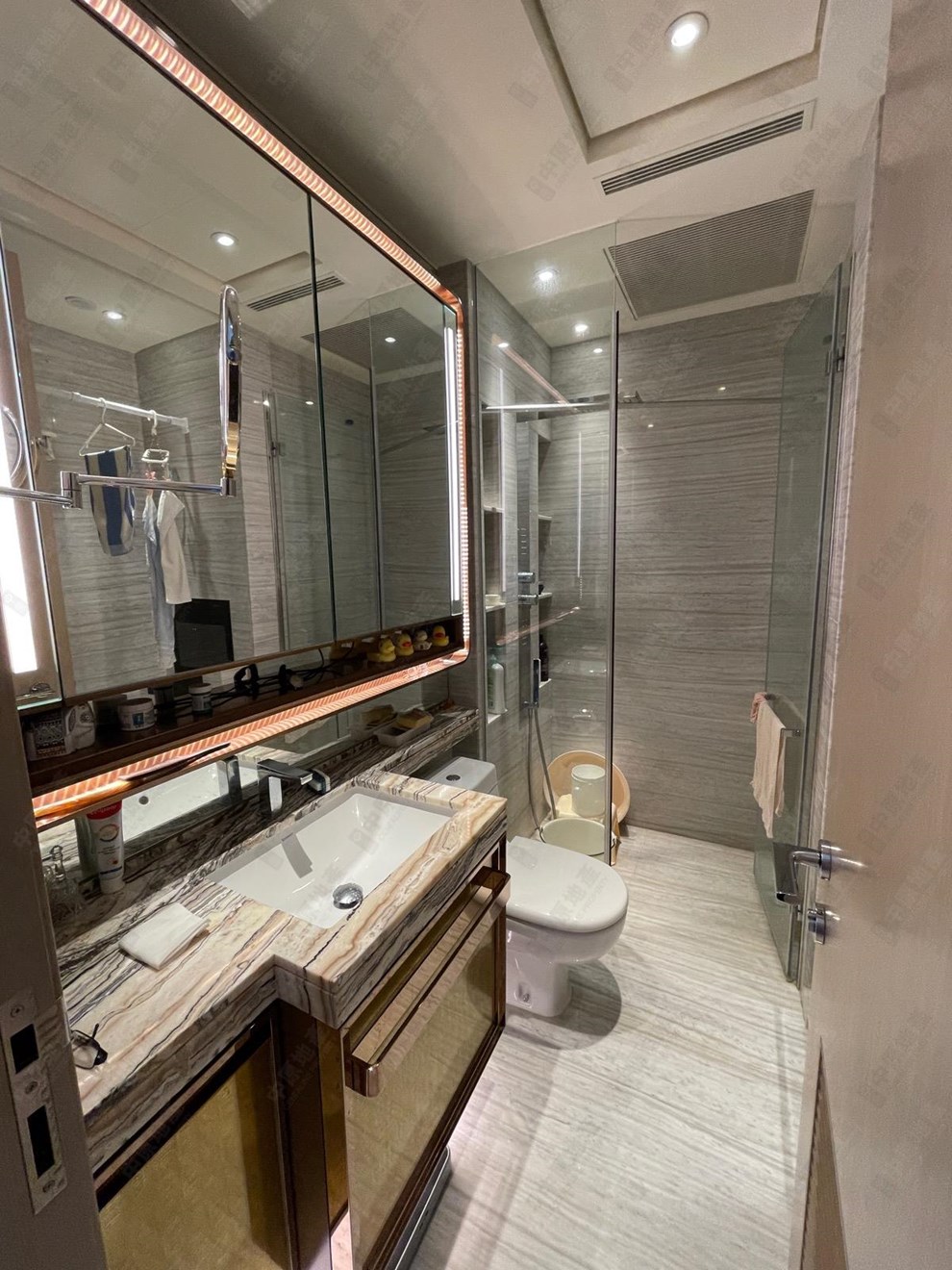 Unit Interior-Master Bathroom