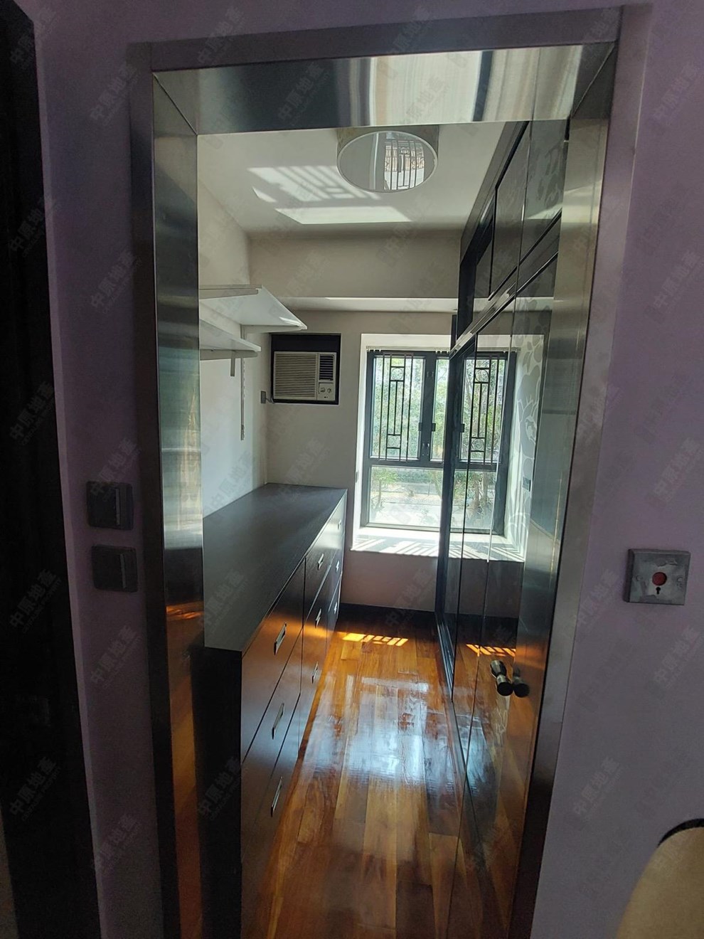 Unit Interior-Cloak Room