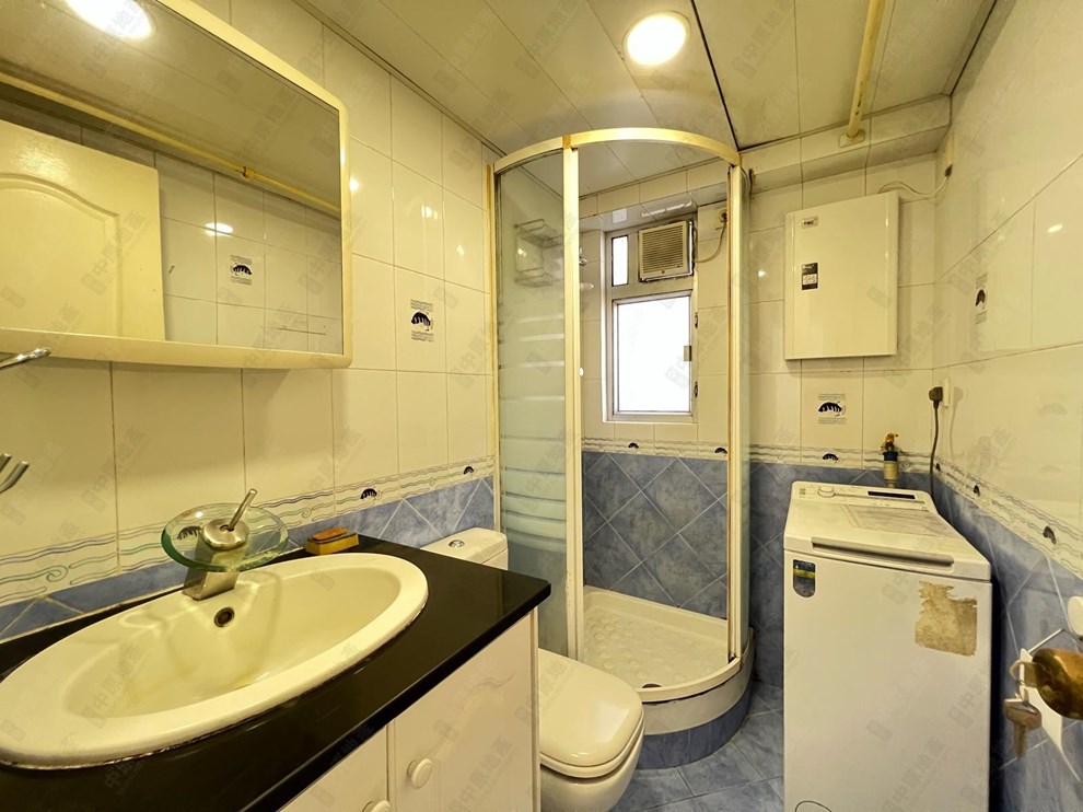 Unit Interior-Bathroom