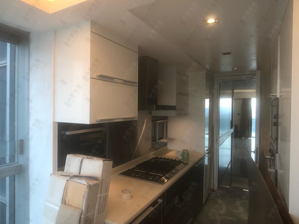 Unit Interior-Kitchen