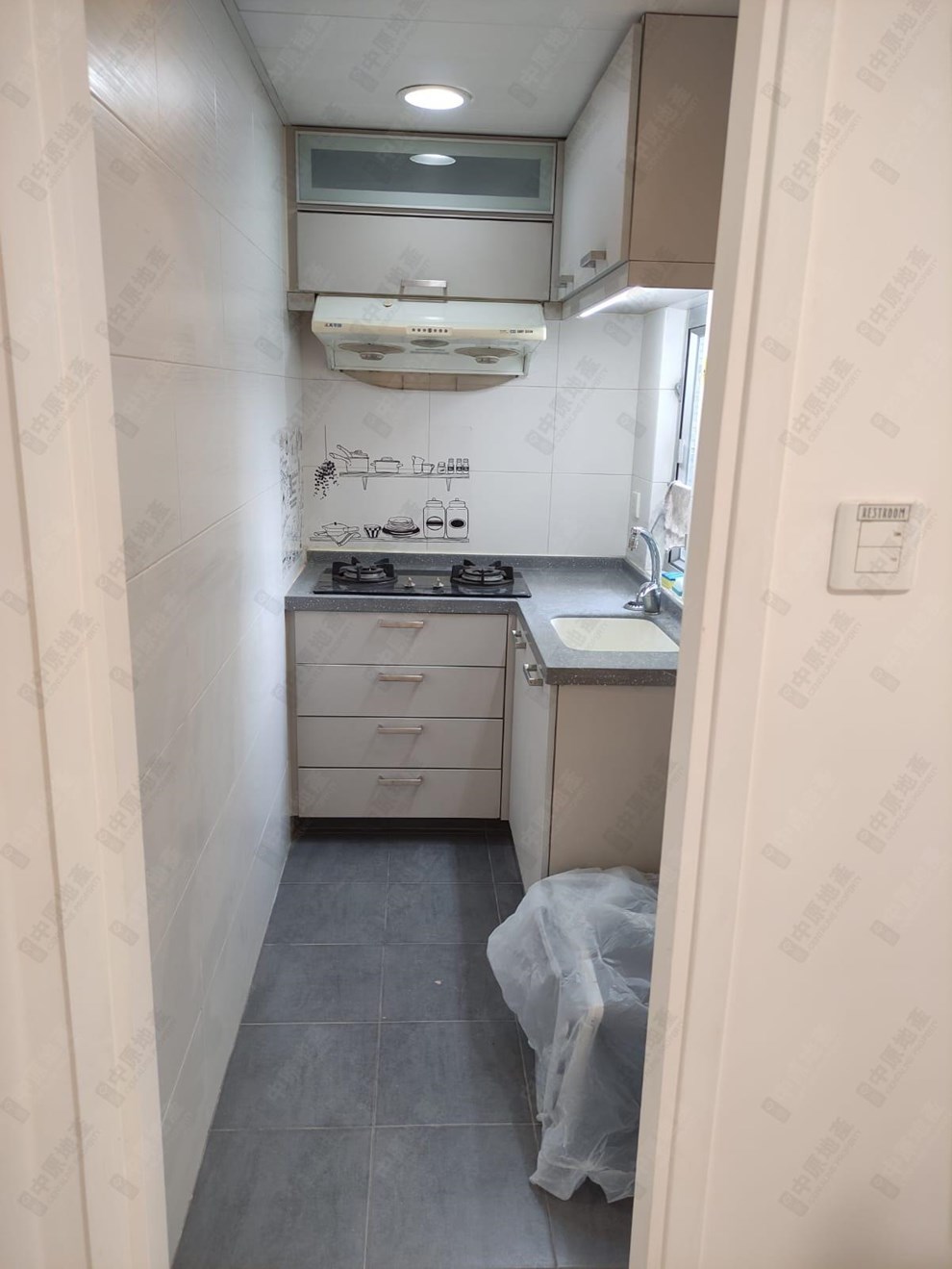 Unit Interior-Kitchen