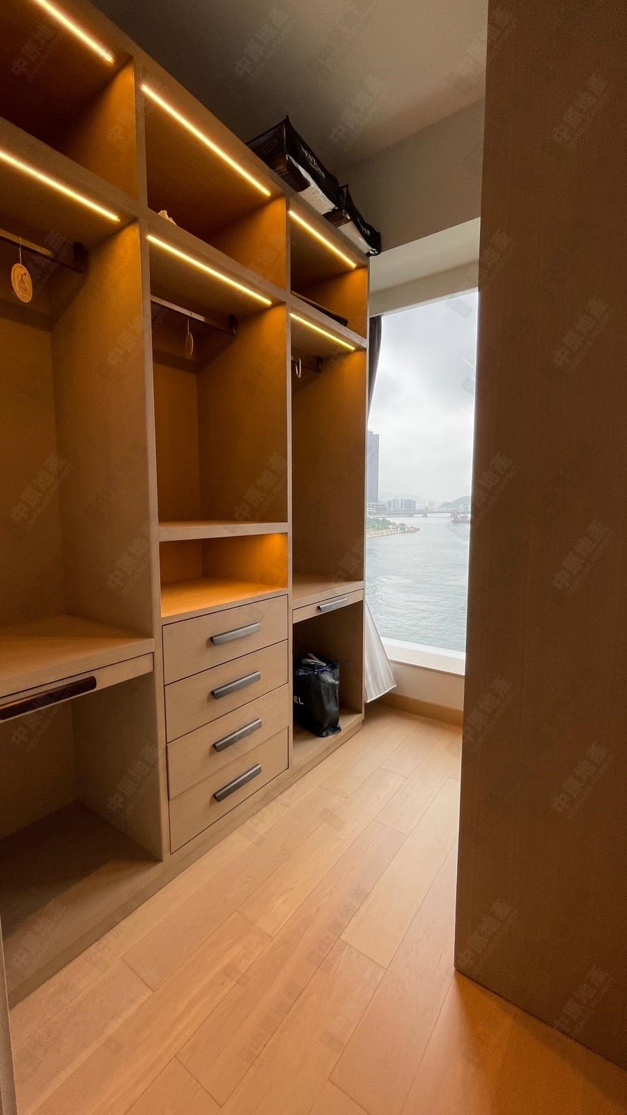 Unit Interior-Cloak Room