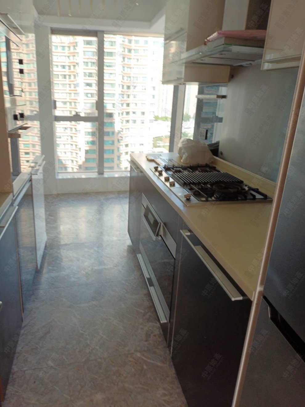 Unit Interior-Kitchen