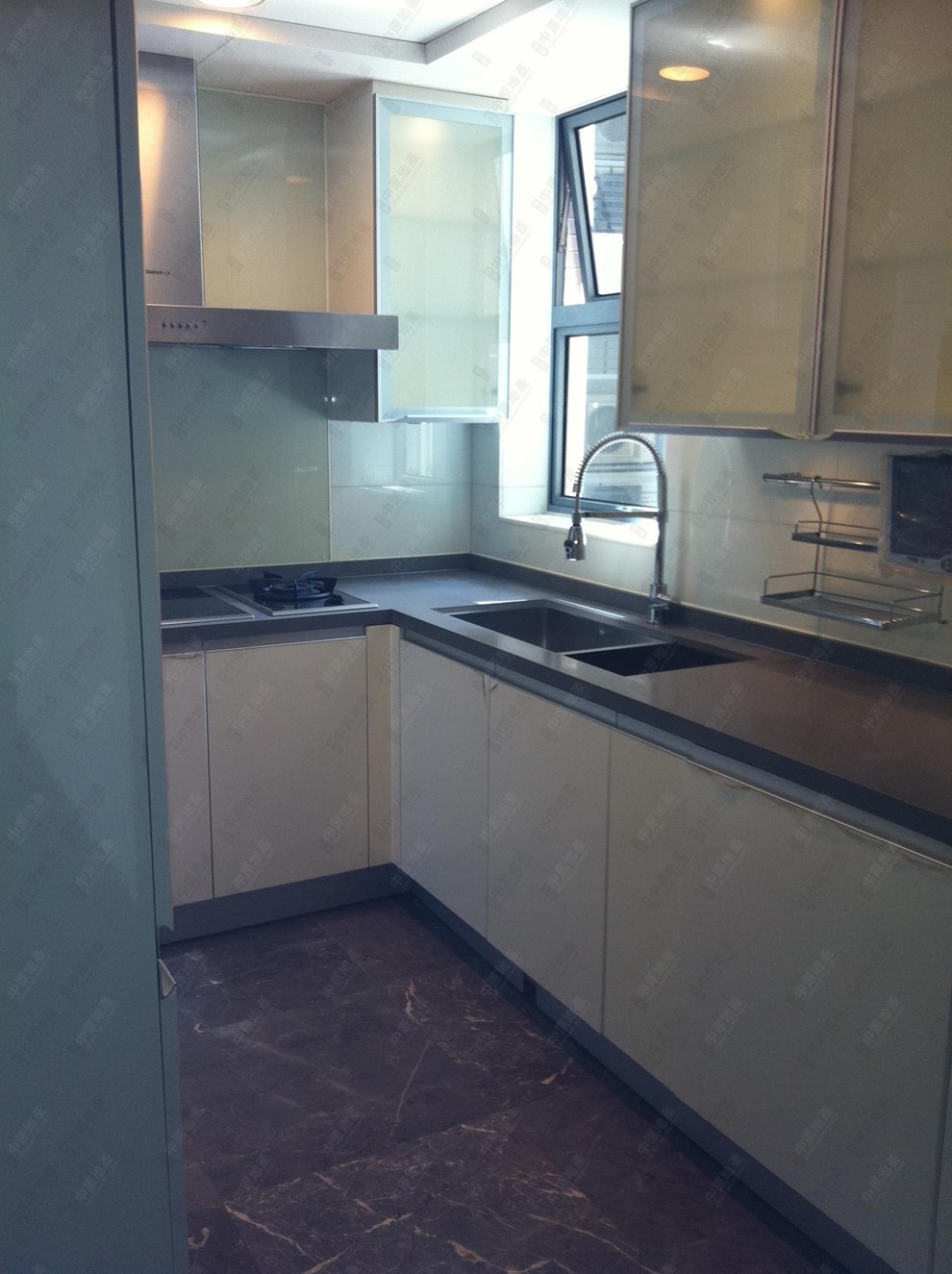 Unit Interior-Kitchen