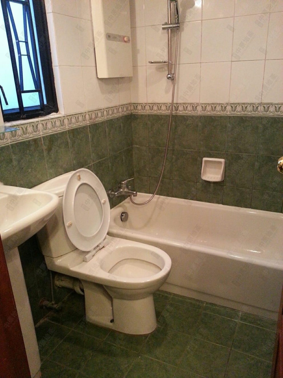 Unit Interior-Washroom