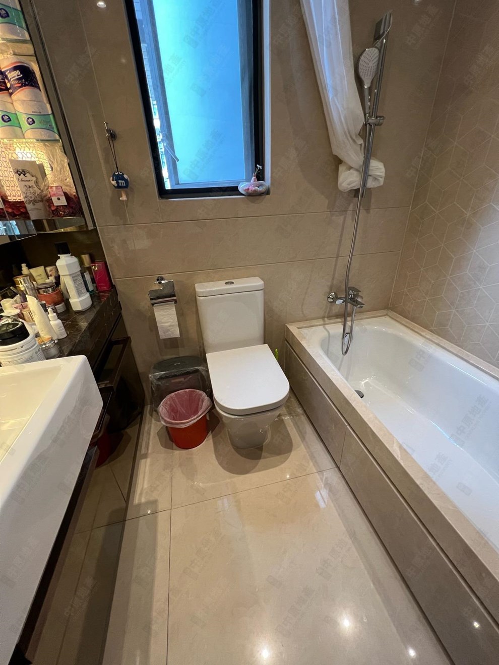 Unit Interior-Master Bathroom